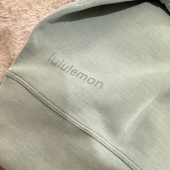 NWT Lululemon Perfectly Oversized Crop Crew*Softstreme Size 6 Crater Blue - Picture 4 of 5